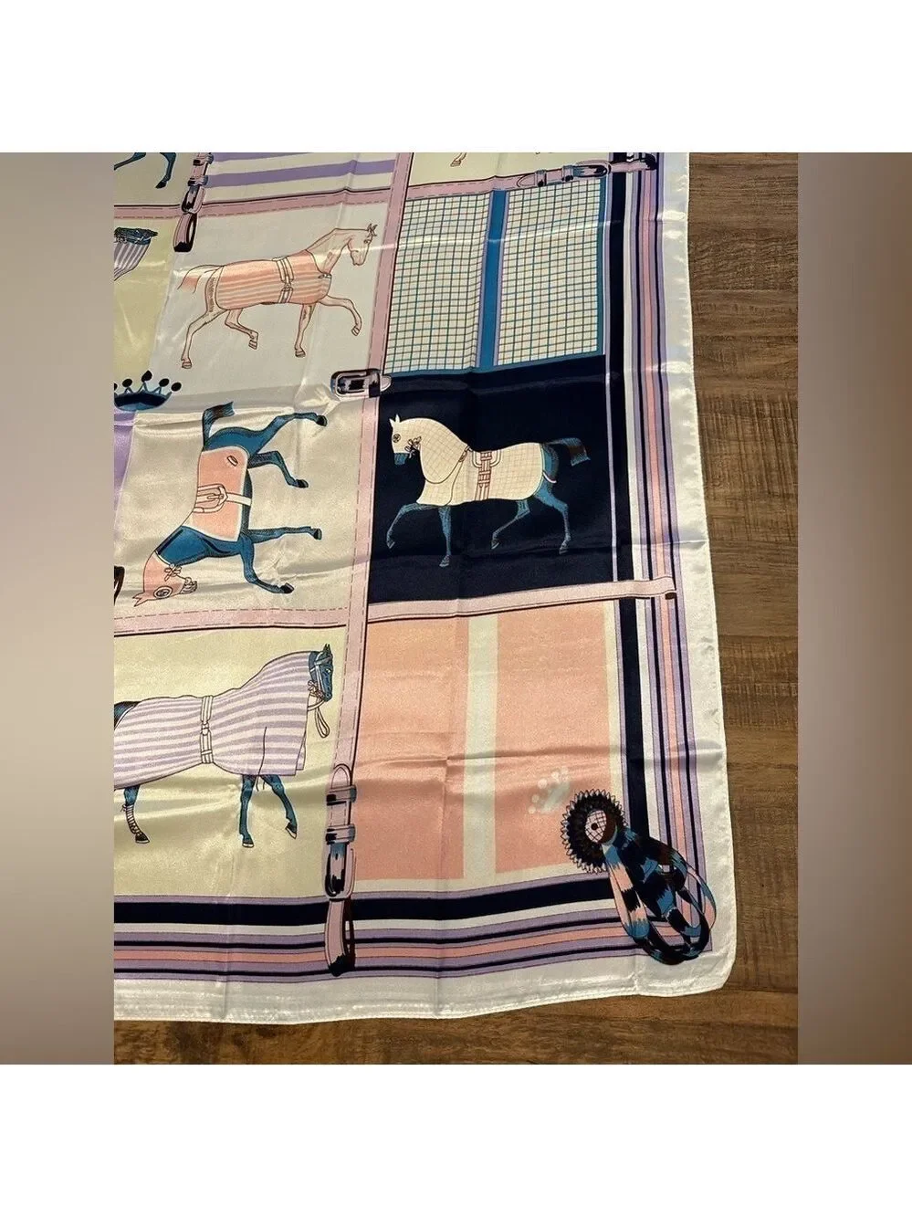 Square Scarf - Luxury Horse Novelty Print on 100% Satin Feeling Polyester NWOT